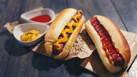 The Real Difference Between Ball Park And Oscar Mayer Hot Dogs