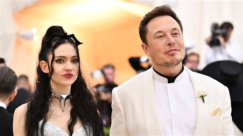 Elon Musk Semi Separated With Girlfriend Grimes But Still Love Each