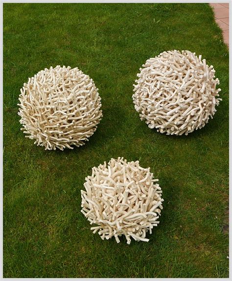 Die edelrost kugel hat einen durchmesser von ca. HOLZKUGEL Kugel Holz weiß Garten Deko Ø 45 cm Gartenkugel ...