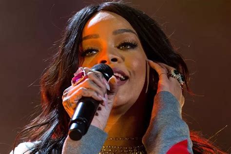 Rihannas Anti Album Leak Causes Drama As Tidal And Universal Both
