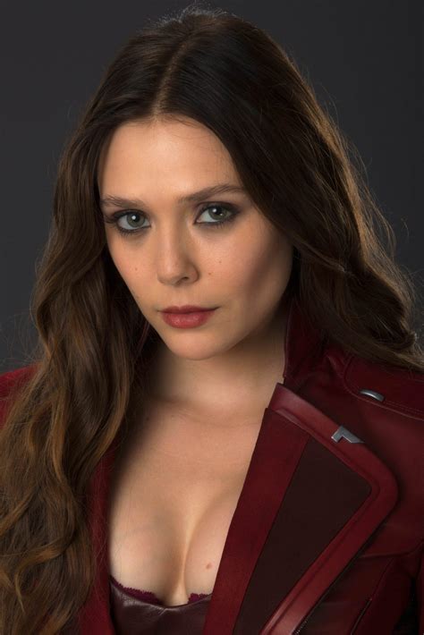 There in her class, she meets a girl. Elizabeth Olsen - OKDIO
