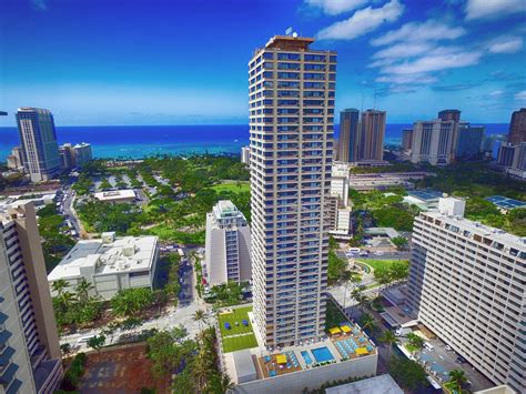Browse Photos Of Our Newly Renovated Waikiki Hotel Holiday Inn