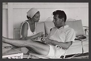 Leonard and Felicia Bernstein, at the pool, 1958. | Library of Congress