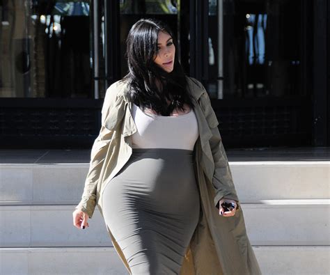 Kim Kardashian Posts Racy Naked Pregnant Selfie