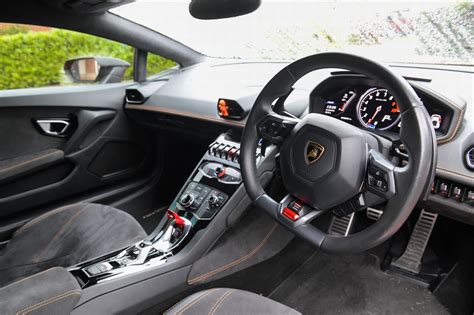 Inside The Lamborghini Huracan Lp 610 4 Grimsby Live