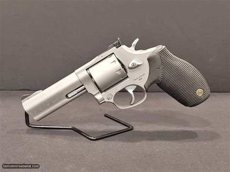 Pre Owned Taurus M992 Tracker 22lr Revolver