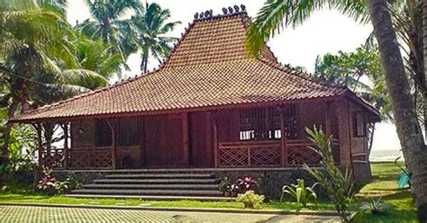 Salah satu yang laing dikenal adalah desain rumah adat bernama joglo. Rumah Adat Jawa Tengah: Joglo ~ Pesona Nusantara