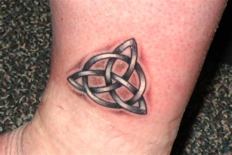 Meaning Of The Irish Trinity Knot Triquetra Symbol