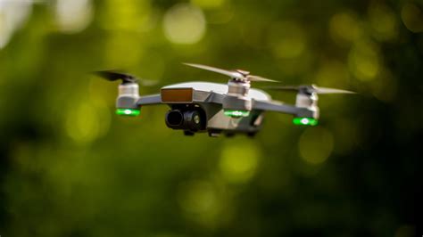 Top 5 Best Drones Under 300 For Beginner Pilots In 2020 Gears Deals