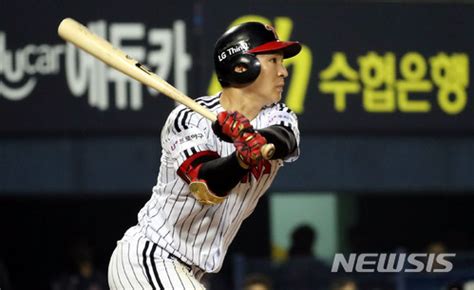 박 대표는 아들을 번쩍 들어안으며 개그맨 이창호에게 손인사를 유도하고, 아들이. "LG 코치, '오지환 선발' 절충했다?" 직접 나와 설명할 때 ...