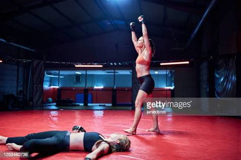 Knocked Out Fighter Photos Et Images De Collection Getty Images