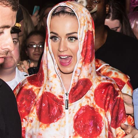 Photos From Katy Perry Loves Food Themed Outfits E Online Au