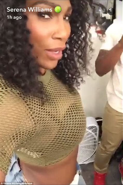 Serena Williams Shakes Her Derriere In Mesh Crop Top And Jeans In