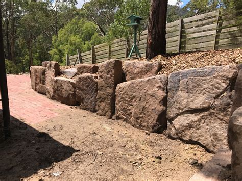 Retaining Walls Melbourne - Cheap Rock Walls | Life Landscape Group