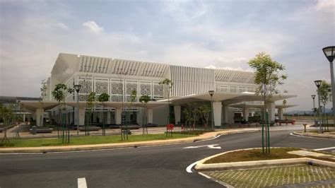 Universiti cyberjaya (ms) universitas di malaysia (id); Cyberjaya Mosque - Cyberjaya (Bahasa Melayu)
