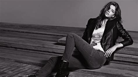 Women Julia Saner 4k Leather Jackets Hair In Face Jeans
