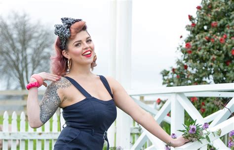 Kiki Kisses Is A Miss Pinup Nz Finalist At The Very Vintage Day Out Express Magazine