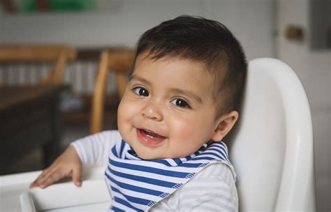 Hispanic babies: Hair care | BabyCenter