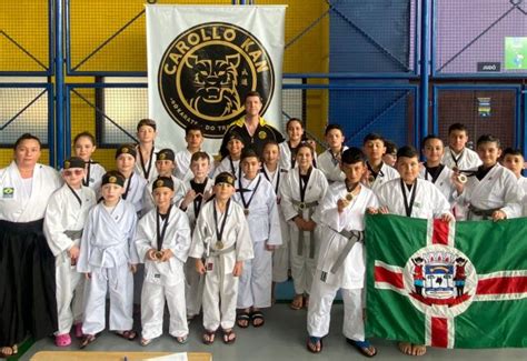 Notícia Alunos Da Escola De Karatê De Piraí Do Sul Conquistam 27 Medalhas Em Curitiba