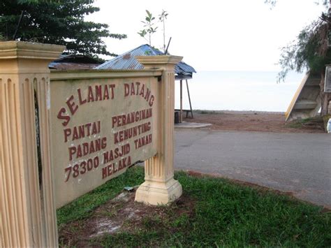 Mungkin anda nak pertimbangkan homestay di. Coretan Pengembaraan : Pantai Pengkalan Balak, Masjid ...