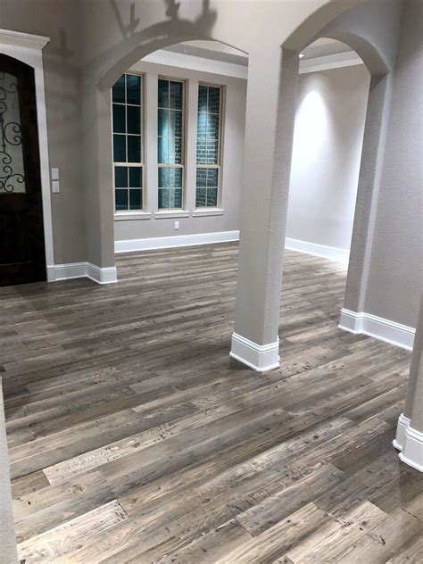 20 Grey Barnwood Laminate Flooring