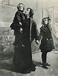 Mary Gish and daughters Dorothy and Lillian 1900 | Lillian gish ...