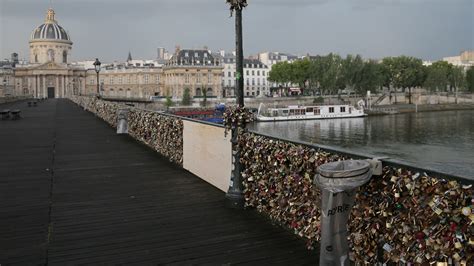 Paris Le Célèbre Pont Des Arts Rénové En 2022