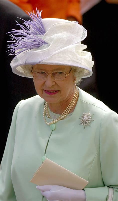 When queen elizabeth turns 95 on april 21, she will make history as the first british monarch to reach the age. Girls Wearing Hats: A Hat Fit for a Queen - Happy Birthday ...