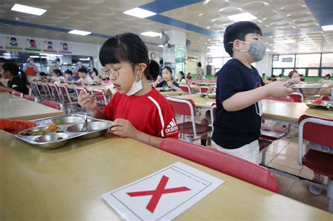S Korea Finalizes Phased School Reopening Despite Persisting Pandemic