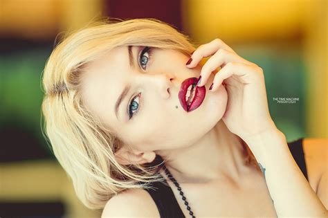 Download Wallpaper For 2560x1080 Resolution Women Face Portrait Blonde Red Lips Model