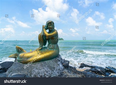 594 Imágenes De Golden Mermaid Statue Imágenes Fotos Y Vectores De