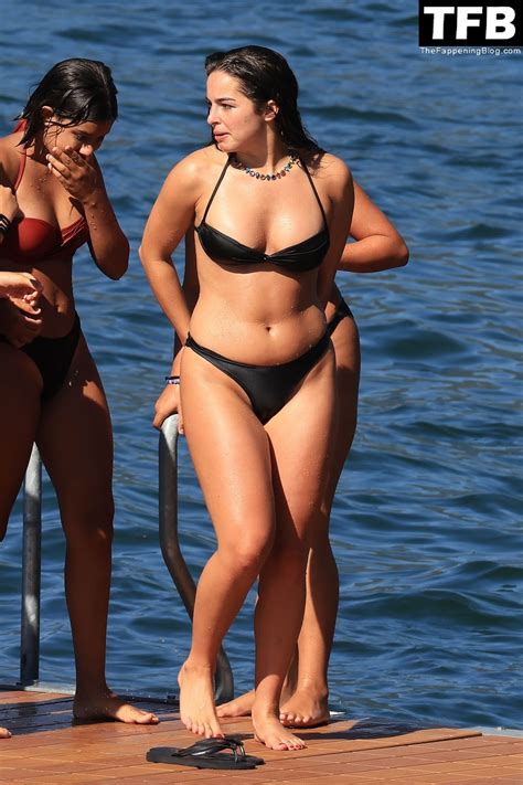 Addison Rae Displays Her Curves In A Black Bikini On Holiday With Omer Fedi On Lake Como