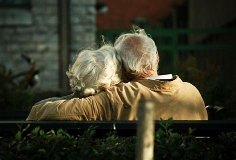 10 things happy couples do differently older couples couples doing couples in love happy