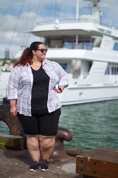plus size fashion blogger meagan kerr wears kate madison shorts from the warehouse big and