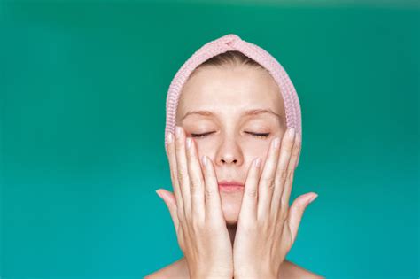 How To Give Yourself A Spa Facial At Home Okana Skincare