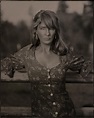 Season 2 Portrait - Kelly Reilly as Beth Dutton - Yellowstone Photo ...
