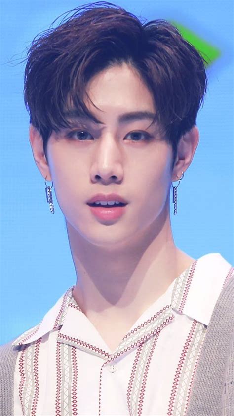 It was like a reminder for me that he (and got7 + other idols) are human too, no matter how godly they appear. Mark Photo (@MarkTuanPhoto) | Twitter | ♡ GOT7 ♡ | Got7 ...