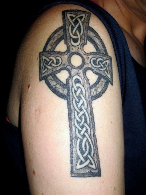 Celtic Cross Tattoos With Names Cool Tattoos Bonbaden