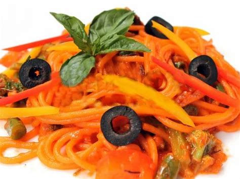 Service Provider Of Chicken Fusilli Tomatina Pasta And Veg Concasse Spaghetti Pasta Red Sauce By