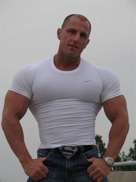 Muscled Guy ~ Pin On Pecs And Tits Sunwalls