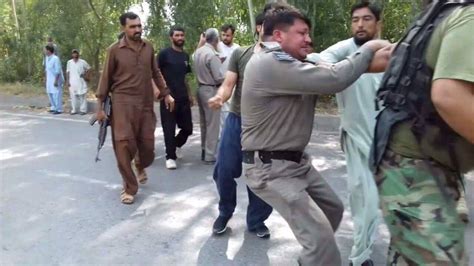 Pakistani Army Investigating Officers Beating Cops