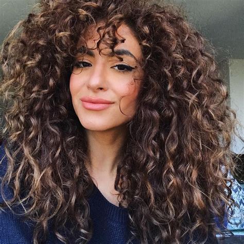 Genius Ways For Curly Haired Girls To Show Their Curls Extra Love