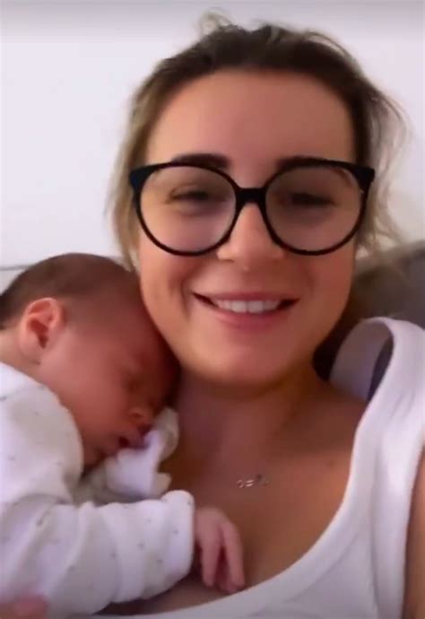 Dani Dyer Says Baby Santiago Has Been Acting Weird And Wont Leave Her Side Dublin S Fm