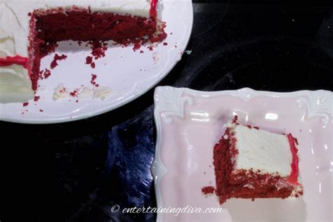 Traditionally, red velvet cake had a buttermilk or vinegar component that activated with the baking soda to make it super fluffy or velvety. Waldorf Astoria Red Velvet Cake With Traditional Icing ...