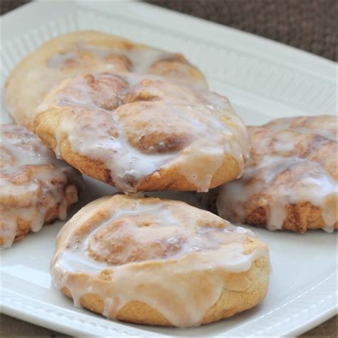 I still remember the first time i bit into one of these cinnamon roll cookies. Soft Cinnamon Roll Cookies - My Recipe Reviews