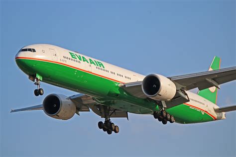 B 16718 Eva Air Boeing 777 300er From Taiwan New In 2014
