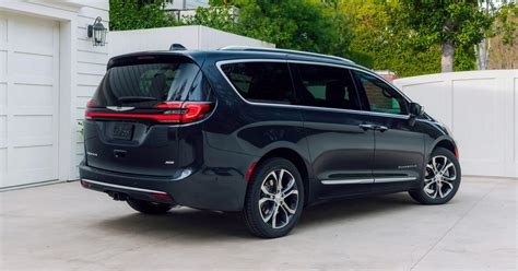 The 2021 Chrysler Pacifica Pinnacle In Depth Carhub Automotive Group