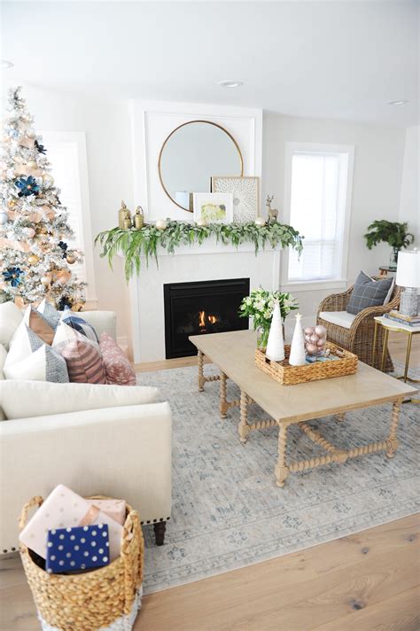 29 Ideas For Decorating Living Room At Christmas Background House Design