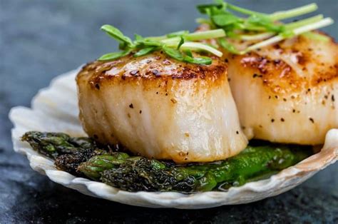 Make sure you use large sea scallops and not small bay scallops. Low Fat Recipe: Sauteed Marinated Scallops | Art of the Home