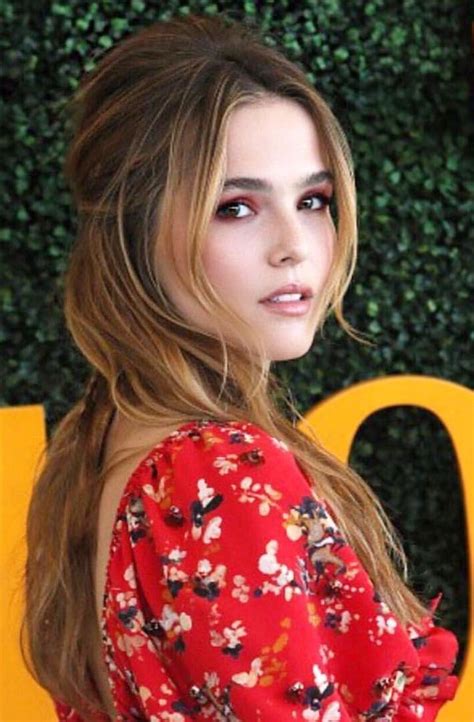 Pin By Selec On Zoey Deutch Zoey Deutch Long Hair Styles Long